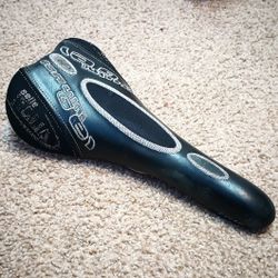 Selle Italia Flight Genuine Gel Titanium Rail Racing Saddle (Used & In Very Fair Condition)