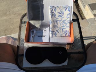 Wireless hidden eye mask