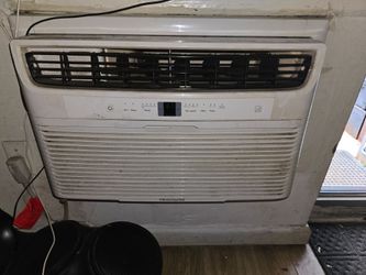 12000 BTU FRIGIDAIRE AIR CONDITIONER WALL MOUNT