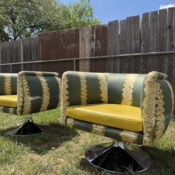 Vintage Mid Century Modern Swivel Chairs – Set of 2 – 1970s Retro Barrel Chairs