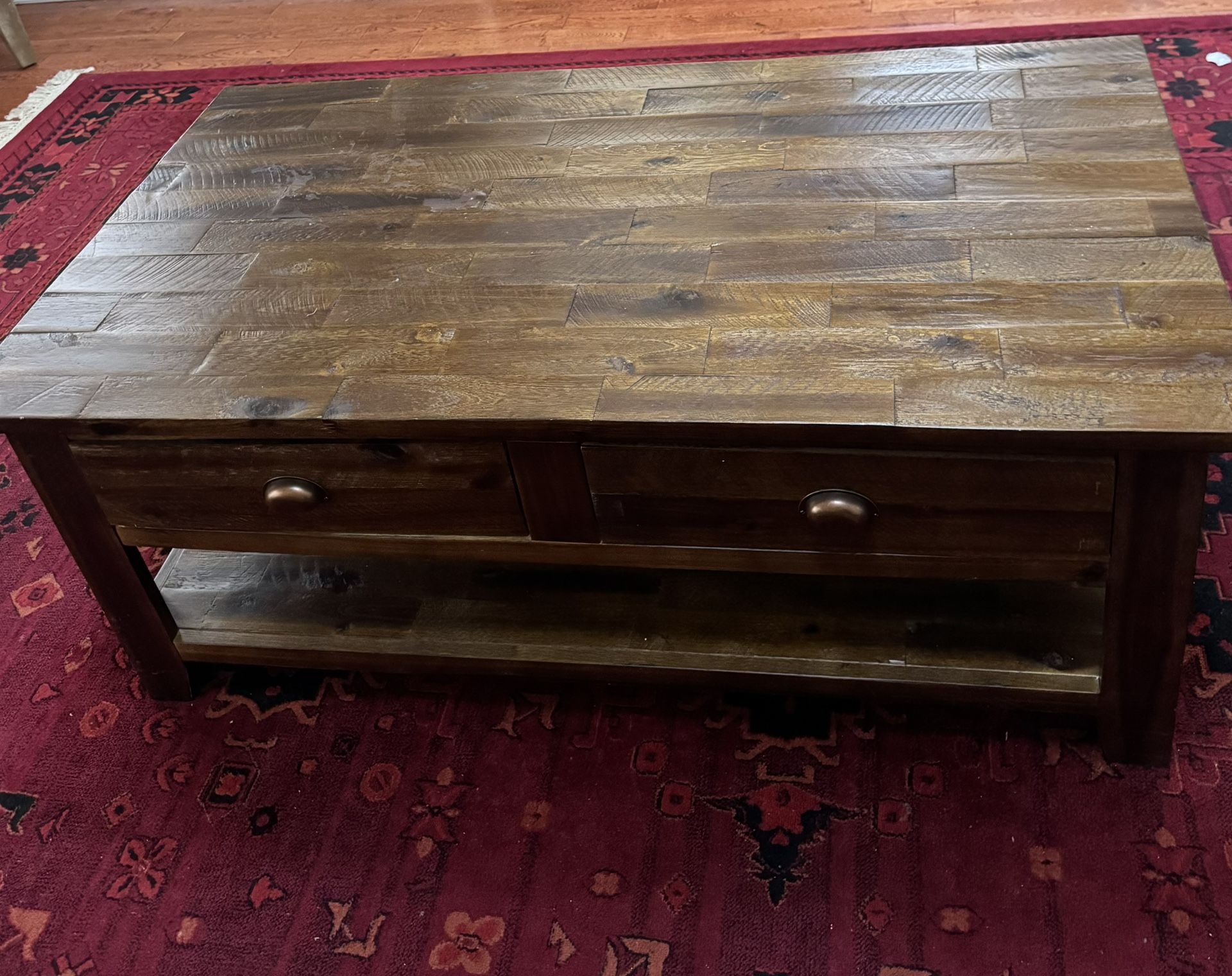 Coffee table 6 months old like new