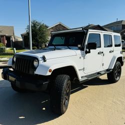 2014 Jeep Wrangler Unlimited  4X4 V6
