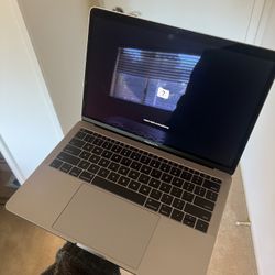 apple MacBook Pro 2017 - for parts 