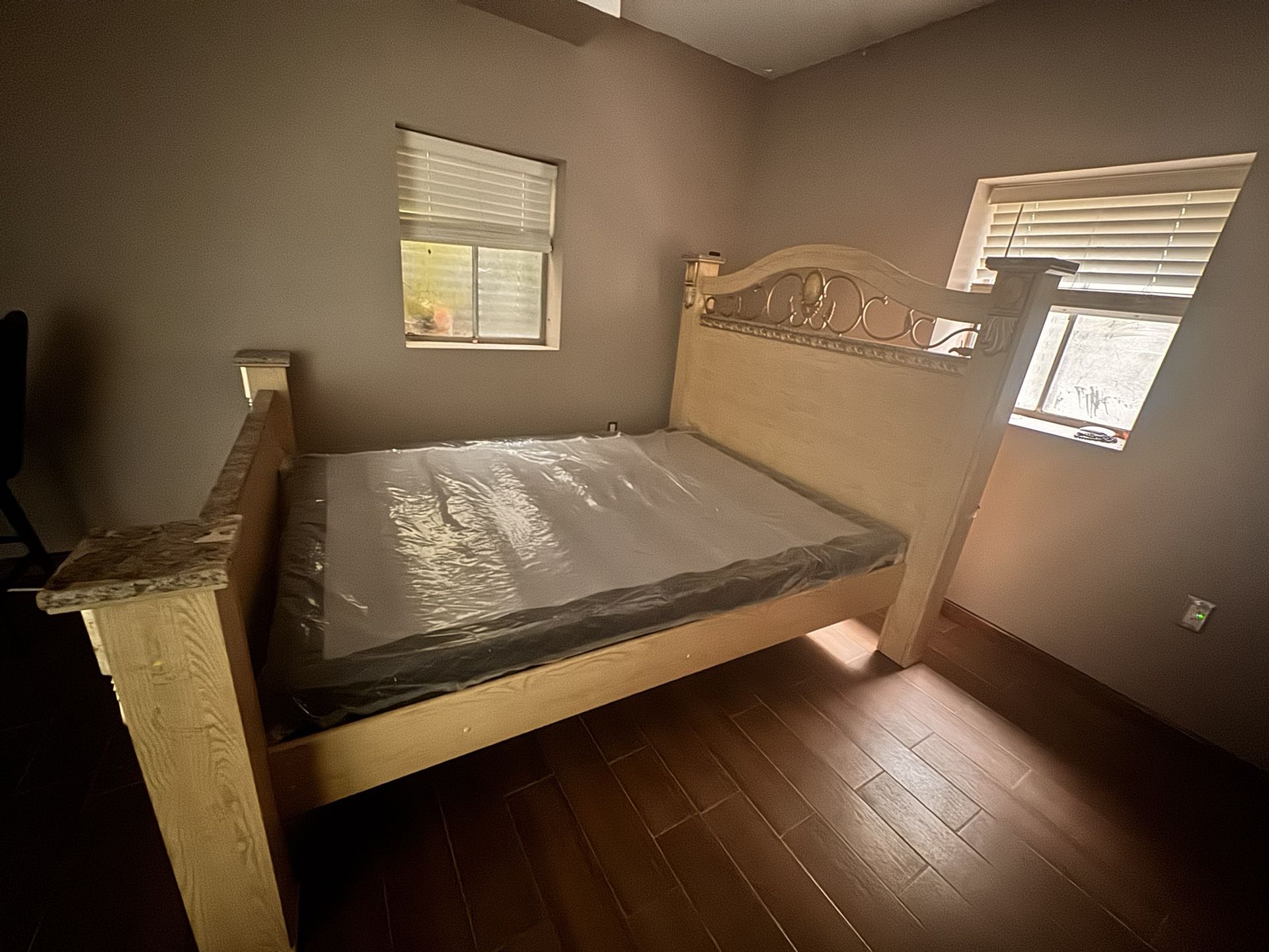 Queen Size Bed With New Spring Box