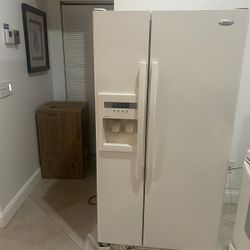  Combo Fridge/ Stove 