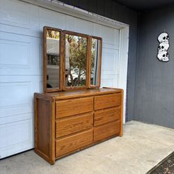 1990s Vintage Postmodern Square Arm Oak Dresser w/ Mirror •FREE DELIVERY•