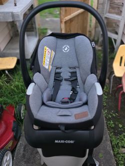 Infant car seat with base