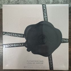 New Authentic FlowerBomb By Viktor&Rolf Parfum !