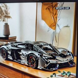 Tipo Lego, Nuevo Lamborghini dé 3,358 Piezas Y Escala 1/8
