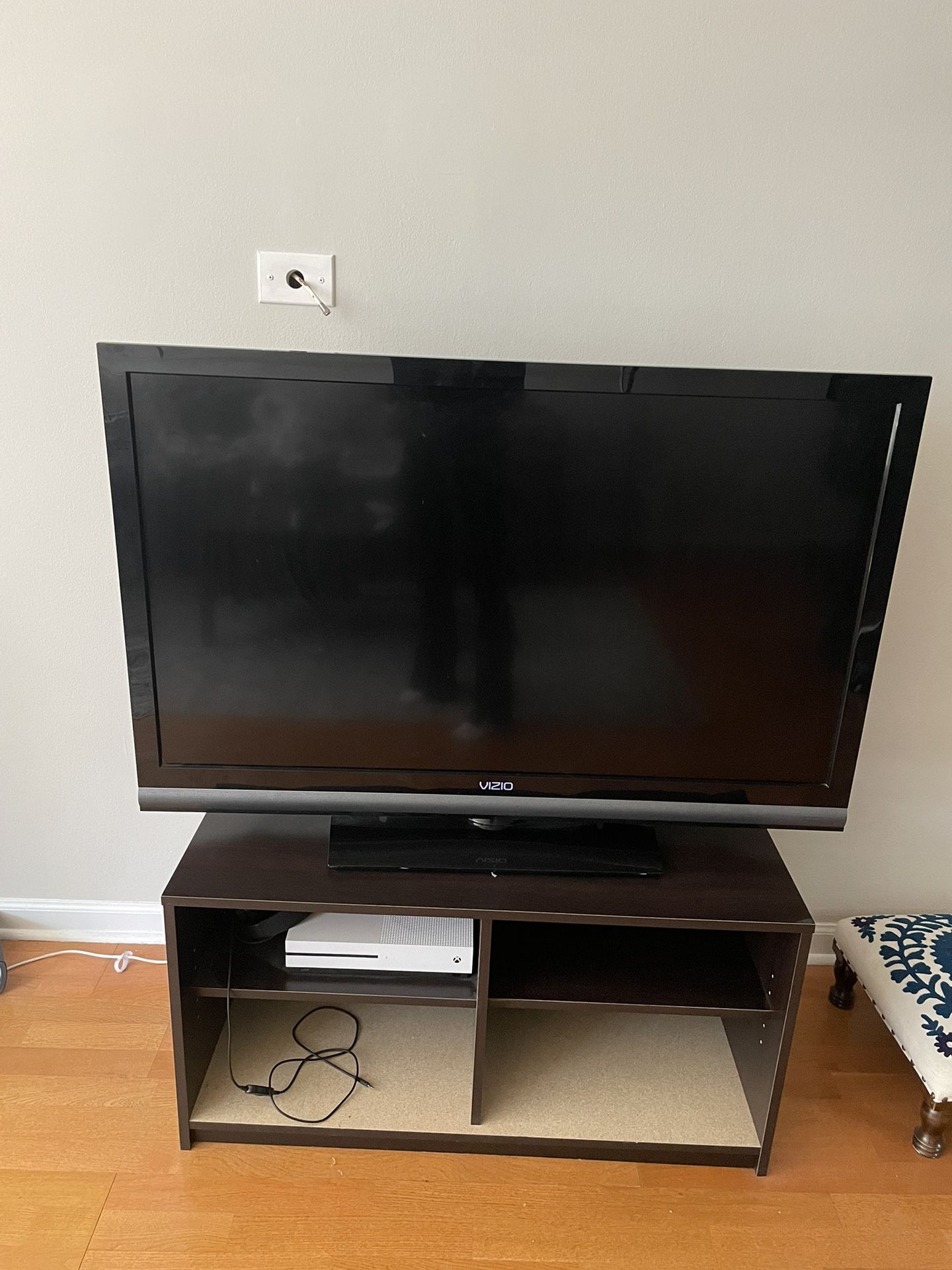 42-inch Vizio With TV Stand Included