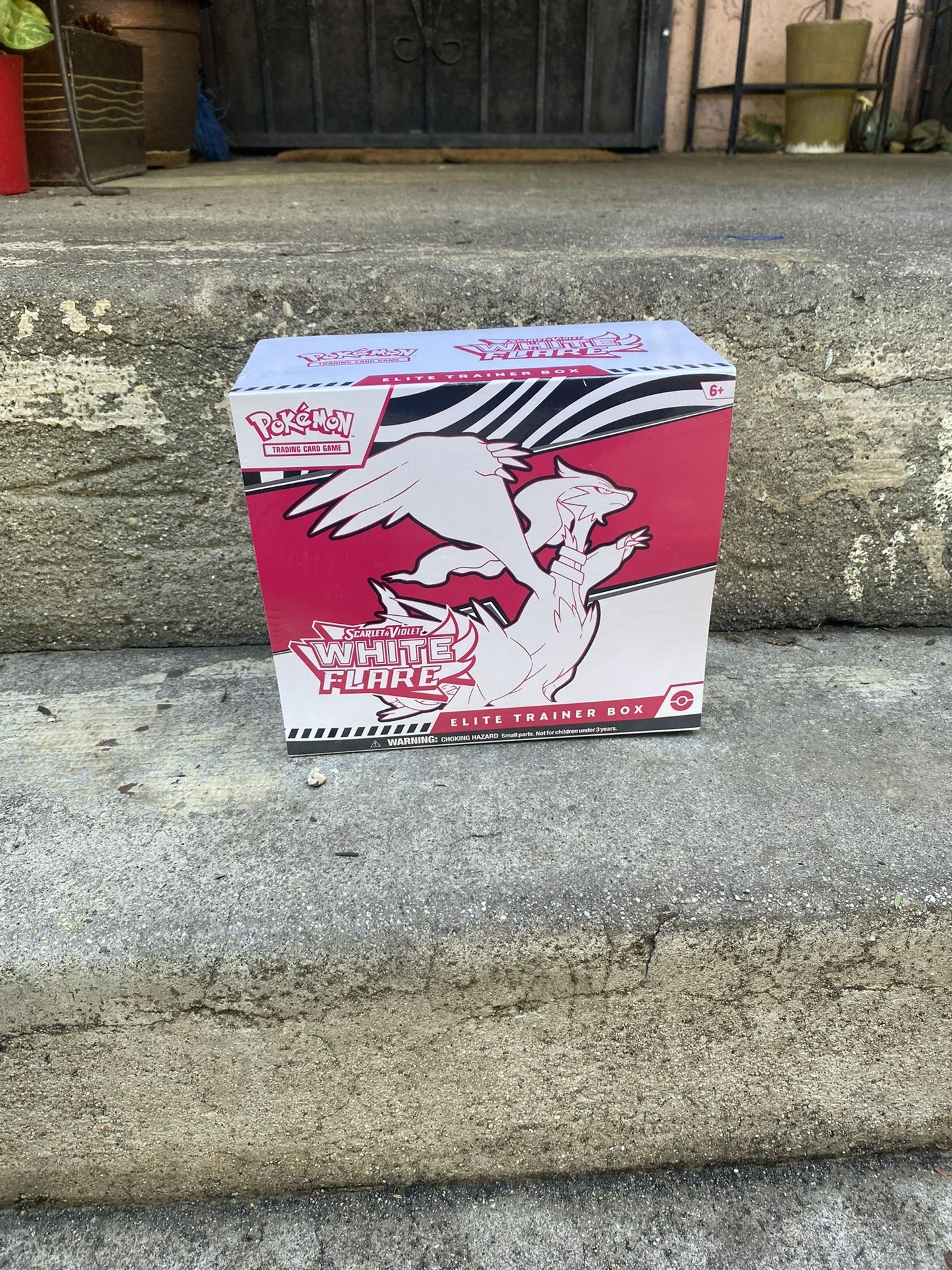 Pokemon White Flare etb