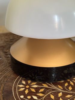 Mushroom lamp