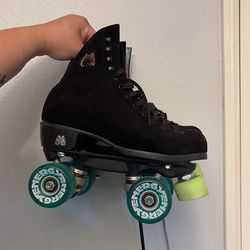 Moxi Lolly Black Roller Skates Size 6