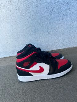 Air Jordan 1 Mid Black Fire Red 6Y