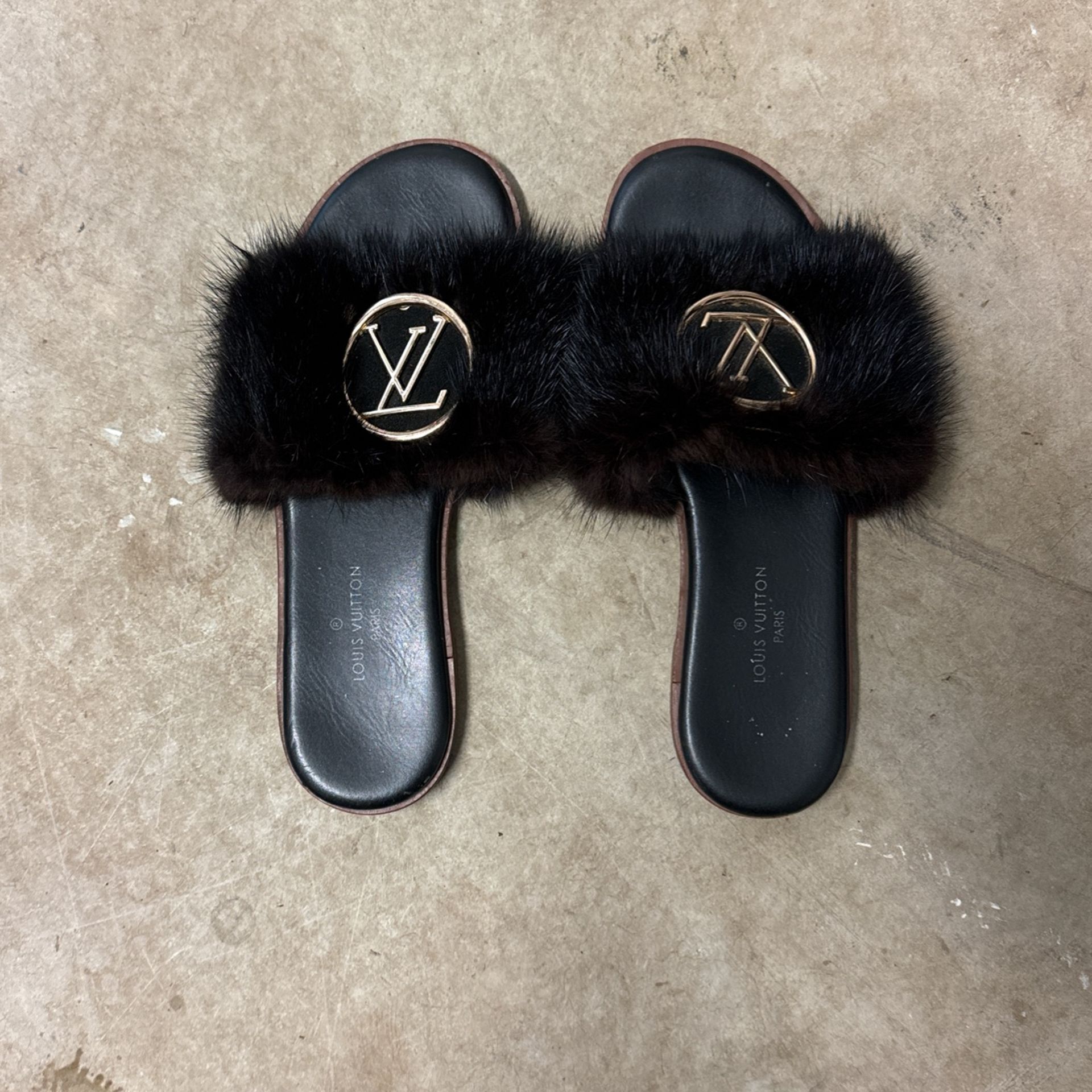 Louis Vuitton Flip Flops Size35