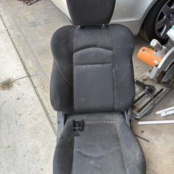 2 Car Seats