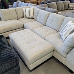 🤍 Furniture Clearance!  Brand New Recliners, Sofas, And Sectionals Available Now!