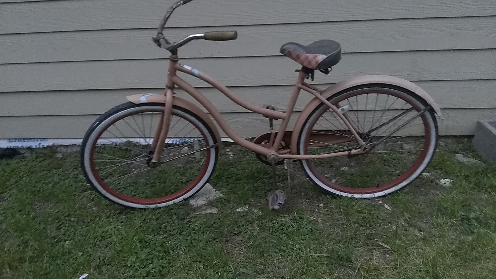 Huffy cruiser (little rusty)