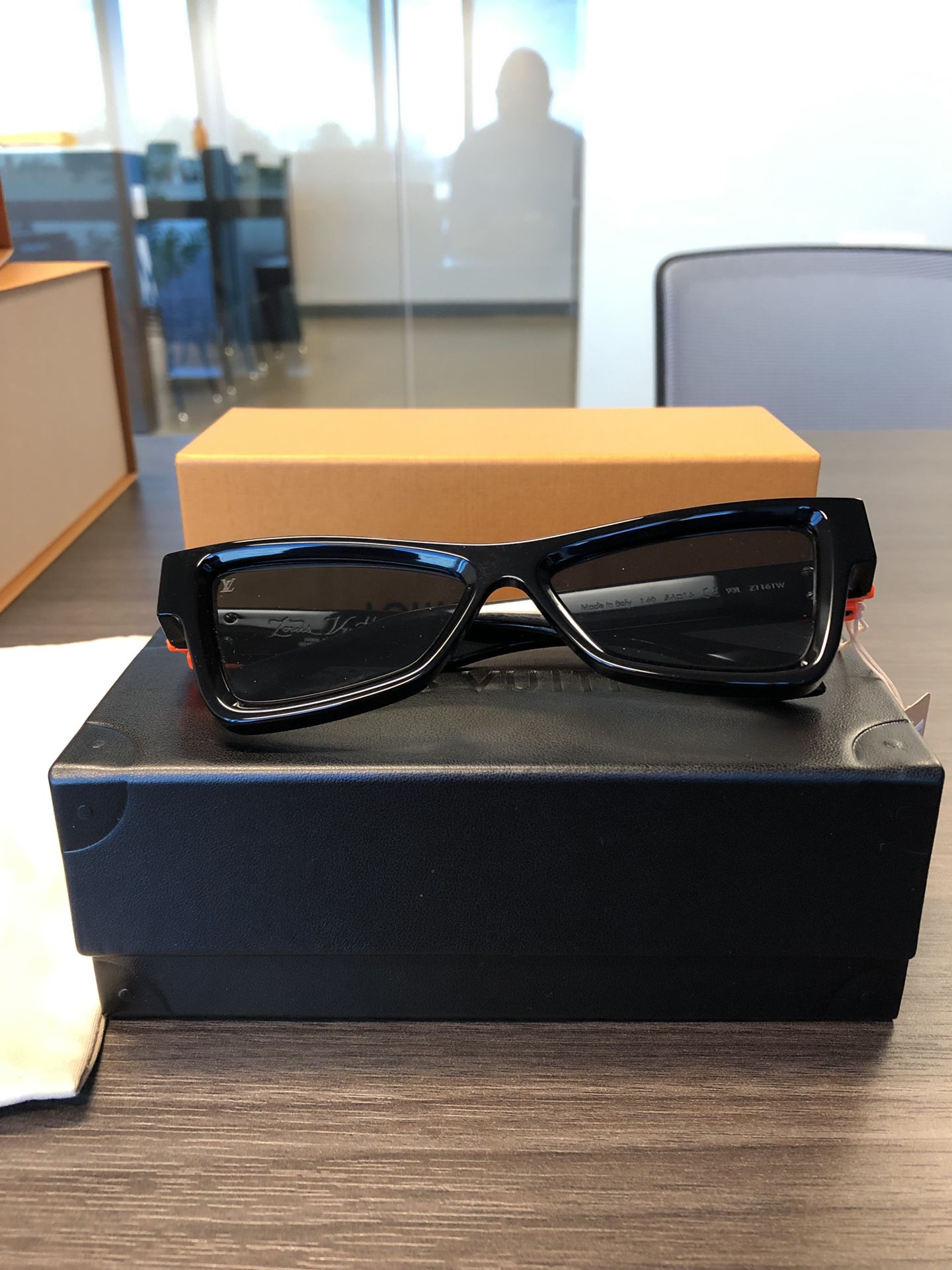 Authentic Louis Vuitton mascot sunglasses - black and gold Z0936W for Sale  in San Diego, CA - OfferUp