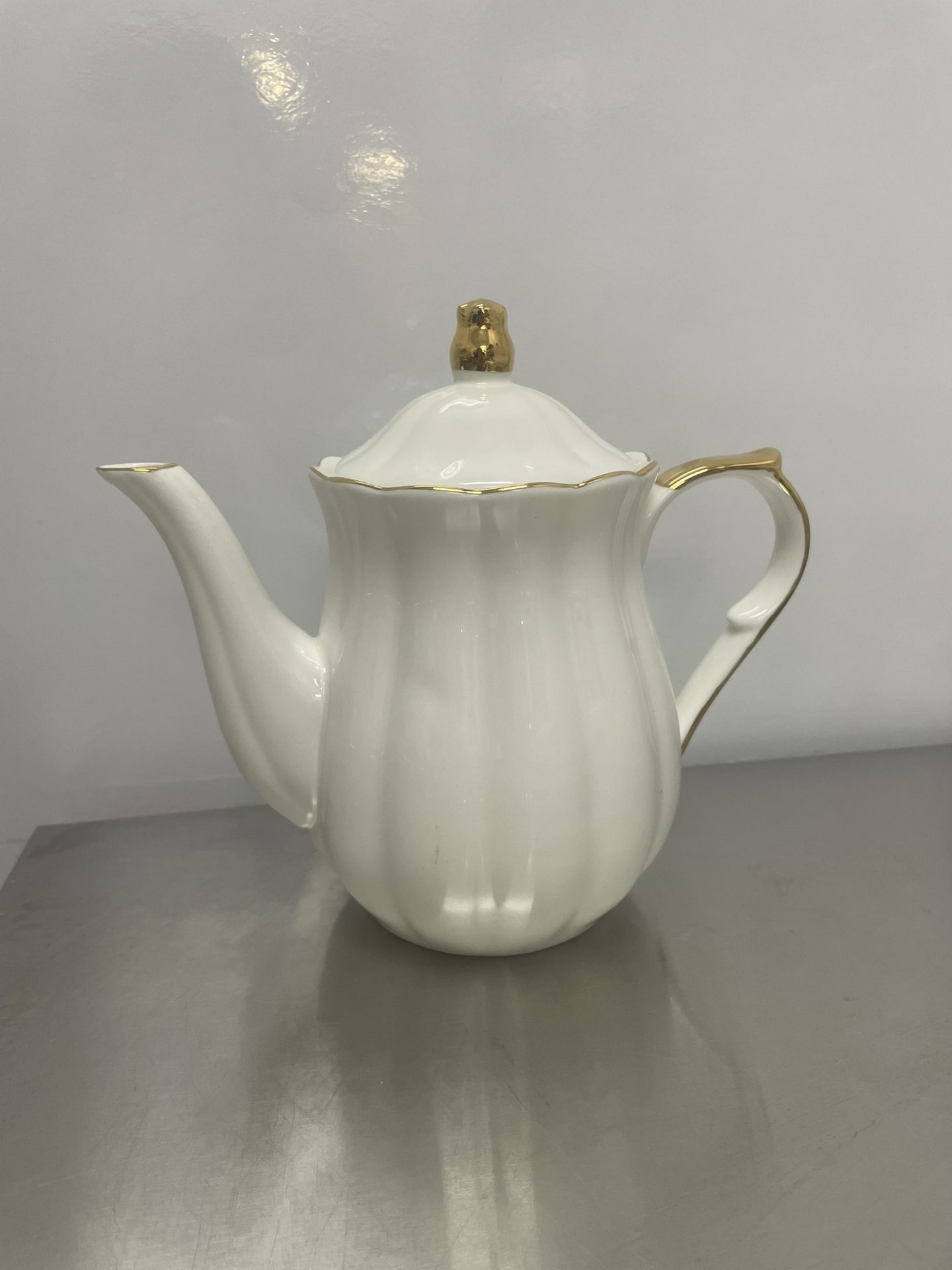 Tea pot