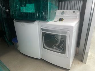 LG Washer & Dryer Set Like New