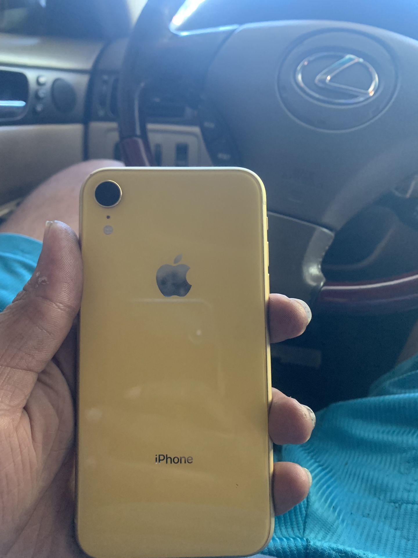 Yellow iPhone XR 256GB