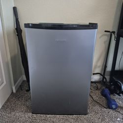 Hisense Single Door Mini Refrigerator