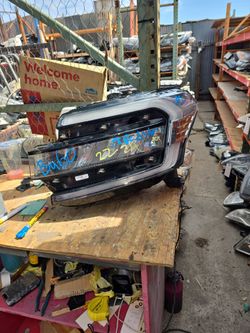 2022 2024 FORD EXPEDITION HEADLIGHT OEM LEFT DRIVER SIDE DARK LED W/O DRL LAMP