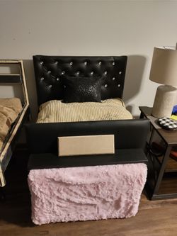 Small Basic bed with pink bedding