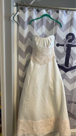 Woman's wedding dress size 10