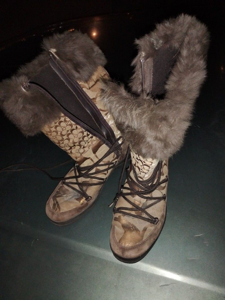 Coach Laurilyn Brown / Tan Patchwork Fur Trim Winter Designer Boots
