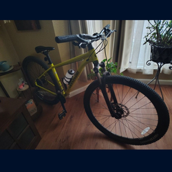 Men's 29 inch Cannondale mountain bike