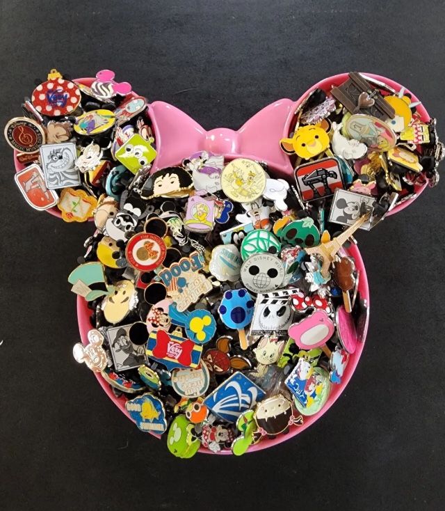 50 DISNEY PINS LOT ASSORTED RANDOM