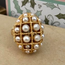 Vintage AVON Pearl/Perfume Ring