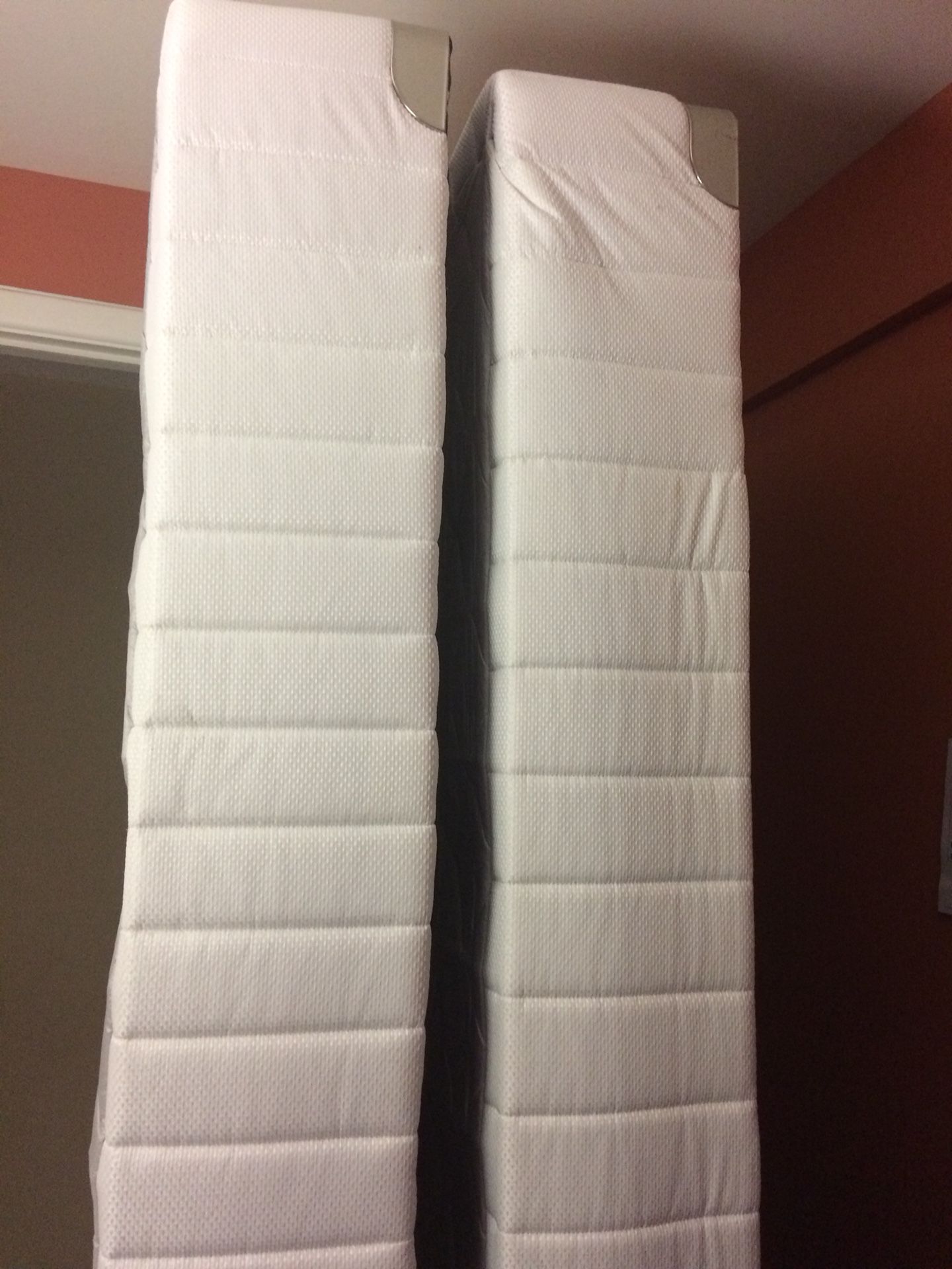 2 twin sized box spring mattresses (2 for king sized bed)