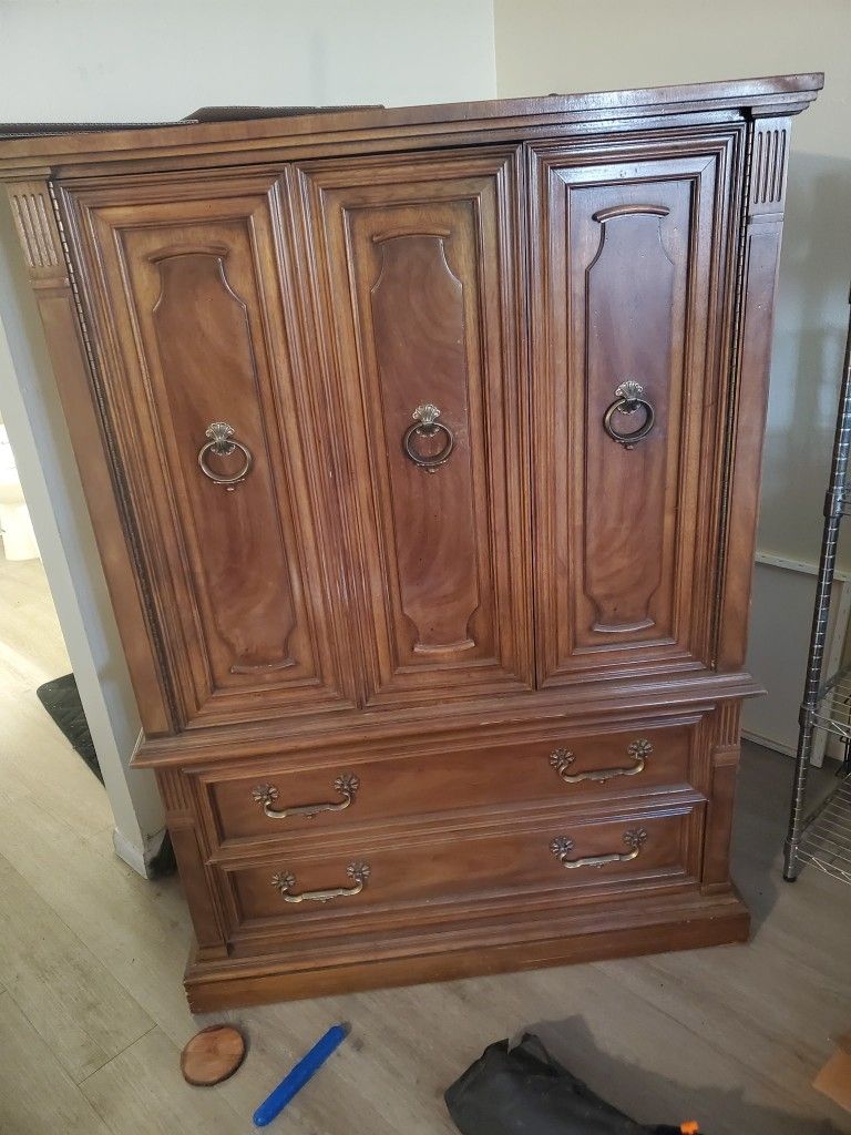 Armoire