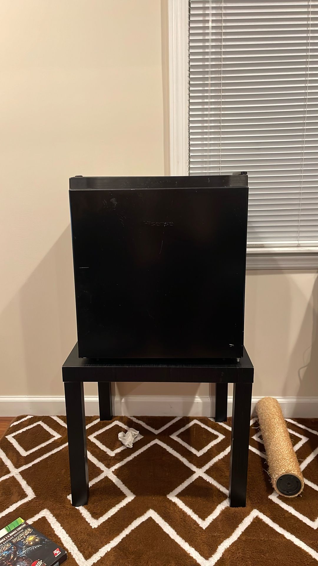 Hisense Mini Fridge – Model BCM8T