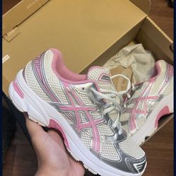 ASICS 🩷 6.5y