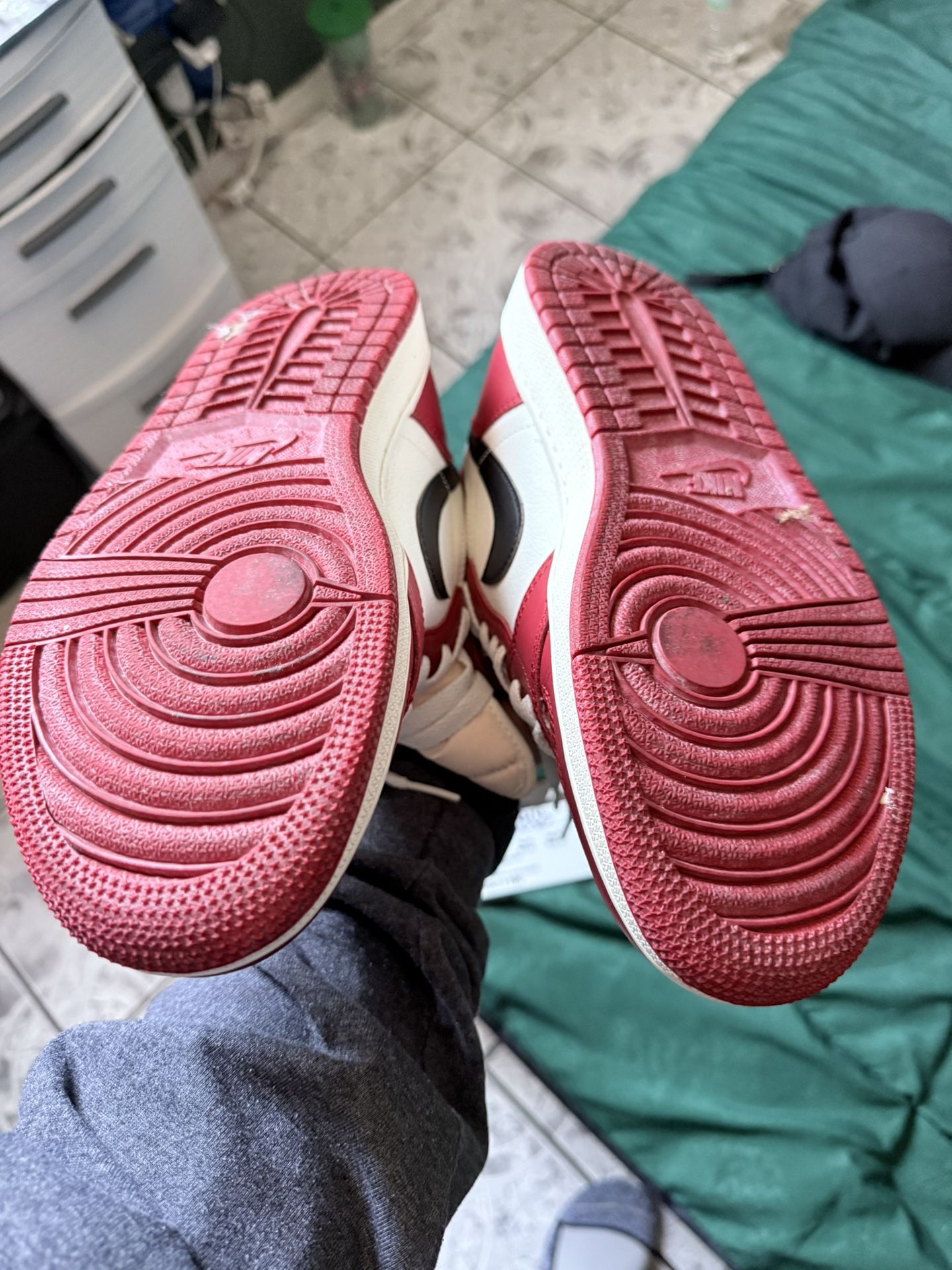 Air Jordan 1 Lost & Found Size 9