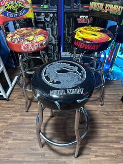 Arcade 1UP Mortal Kombat Stool