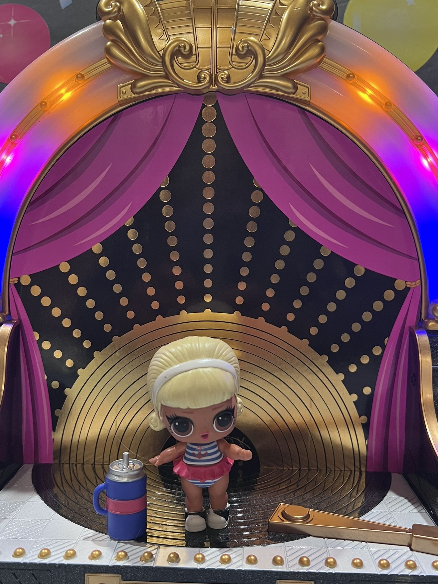 LOL DOLL WITH BLONDE HAIR AND HER CUP
