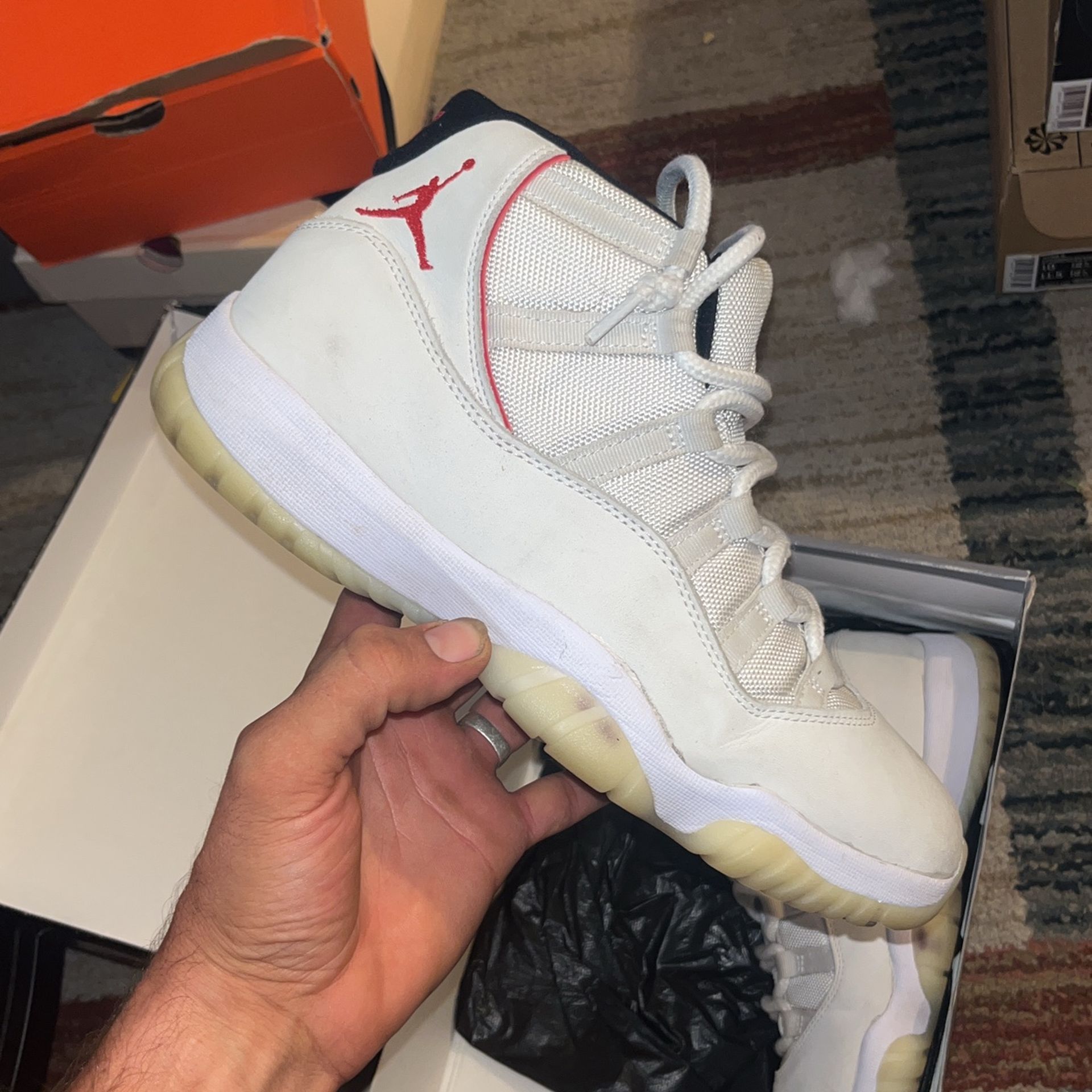 Jordan 11 Platinum Tint