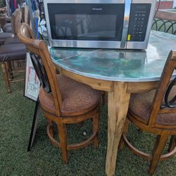 dining table set of 5 solid wood good condition 