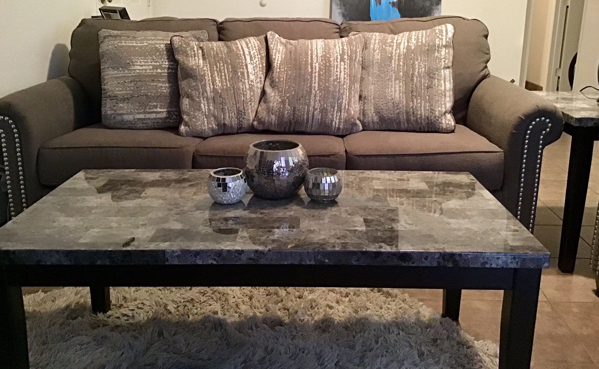 Like new 7 piece living room set! Moving, must sell ASAP!