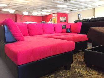 BRAND NEW SECTIONAL SOFA WITH OTTOMAN