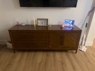 Tv stand