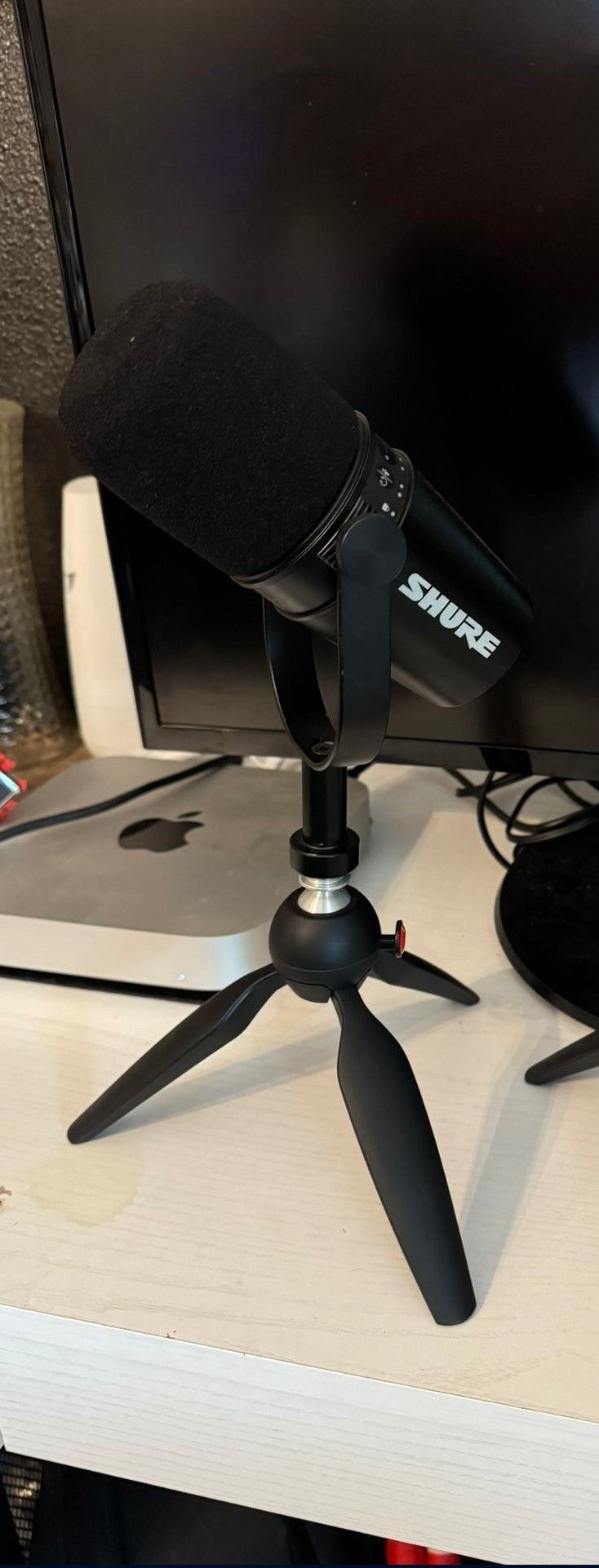 Shure Mv7 Microphone Wirh Stand Cokes With Smb7 Filter