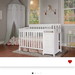 Dream On Me Crib 4 in 1 Convertible Crib & Changer