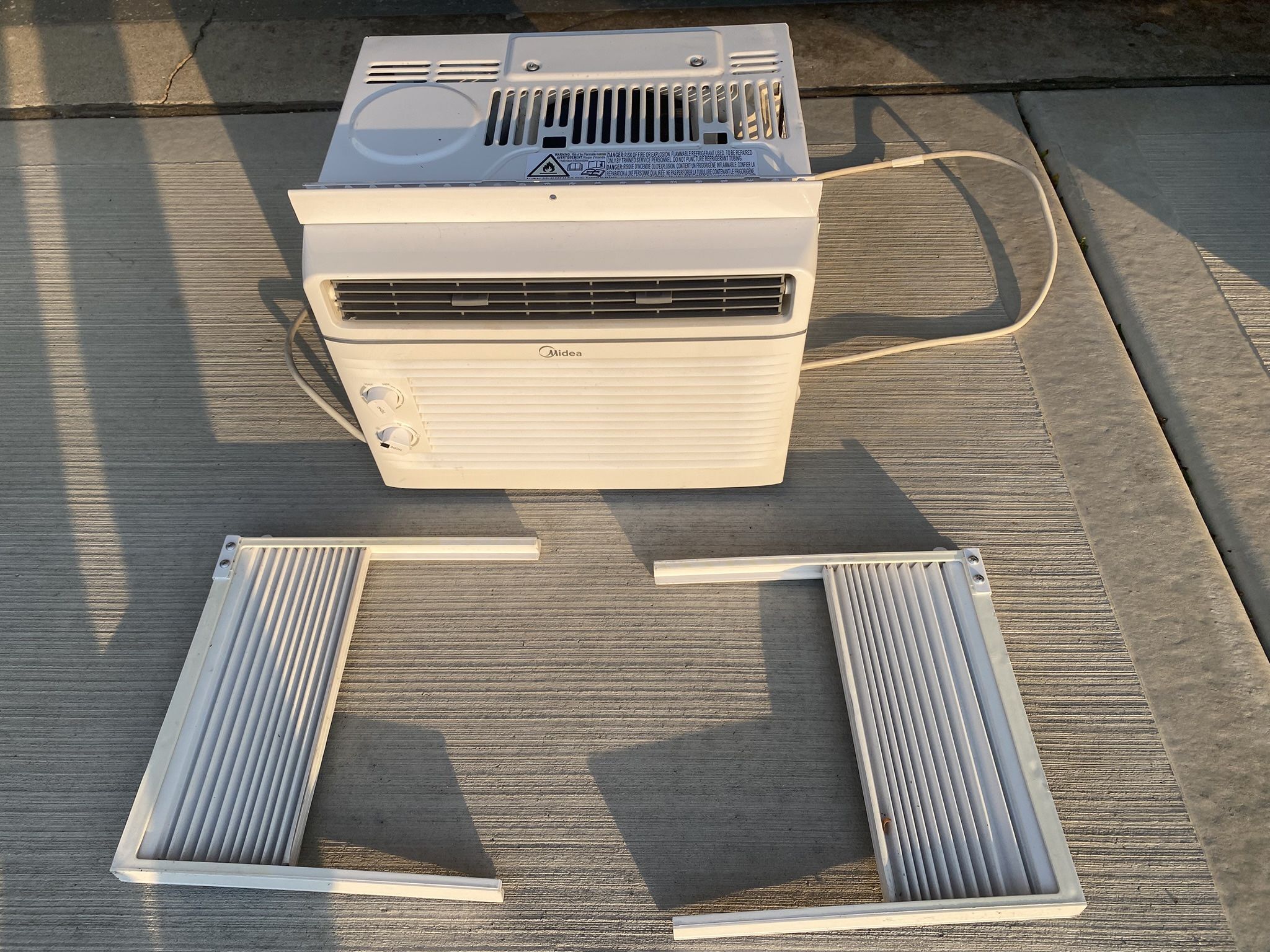 AC Unit Like New
