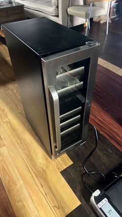 Wine cabinet